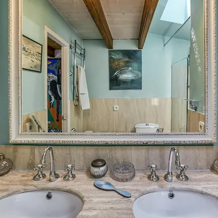 Designer House With Panoramic Views Holiday home *