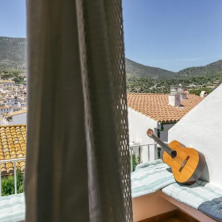 Designer House With Panoramic Views