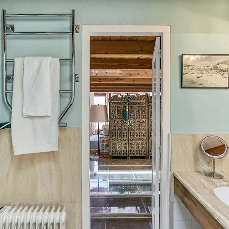 בית נופש Designer House With Panoramic Views *