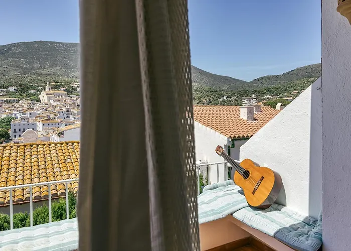 Designer House With Panoramic Views